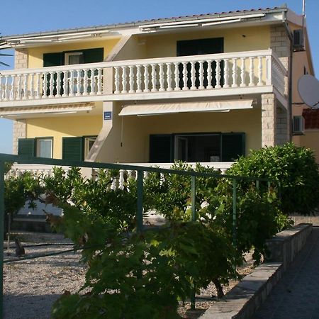 Apartman Laura Primosten Bagian luar foto