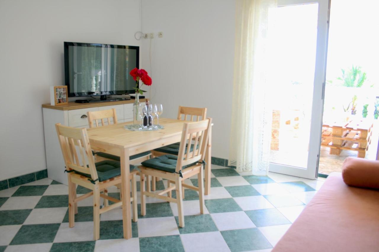 Apartman Laura Apartment Primosten Bagian luar foto